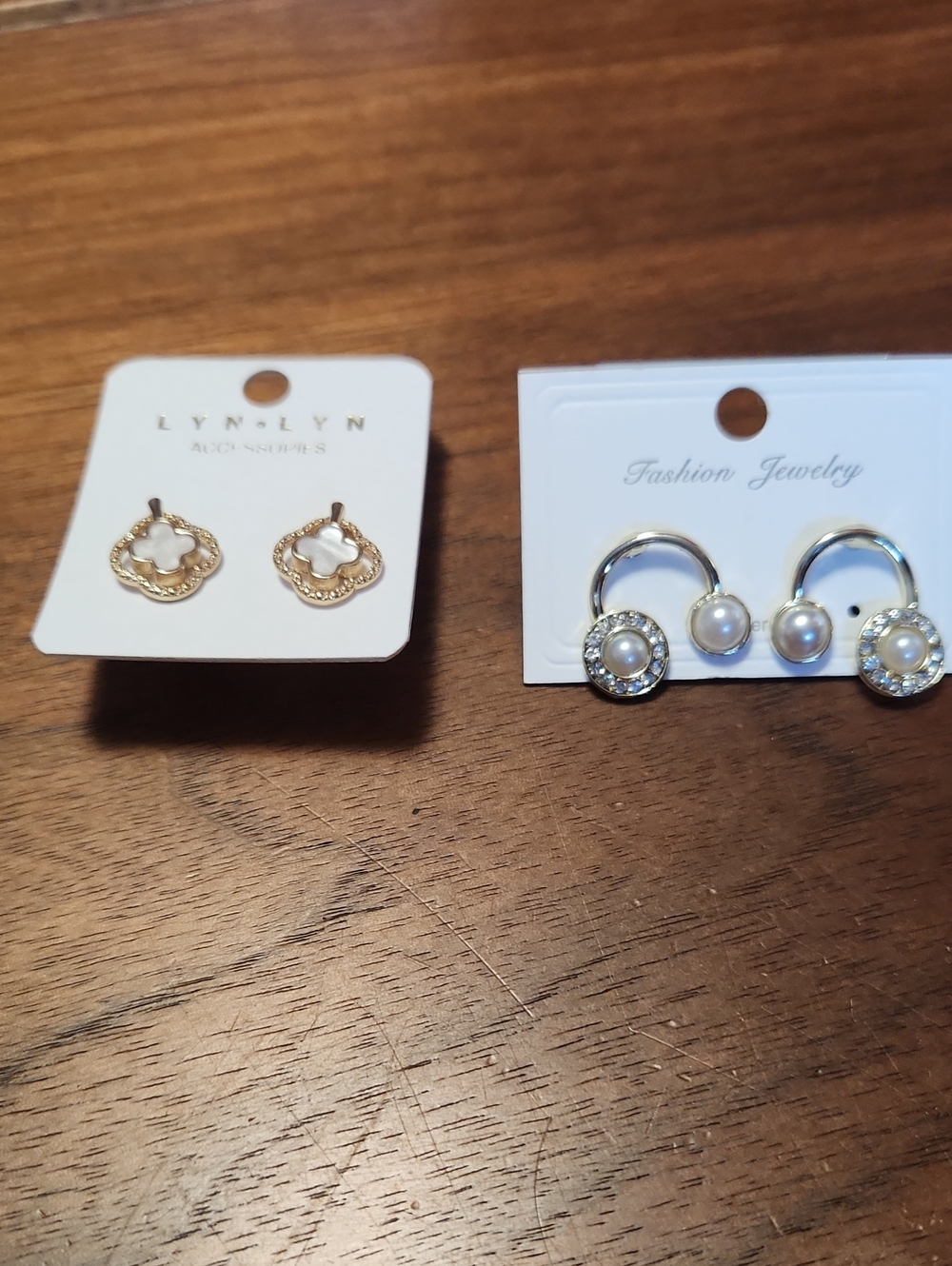 Fashion Jewelry Gold and White Pearl Circle Earrings